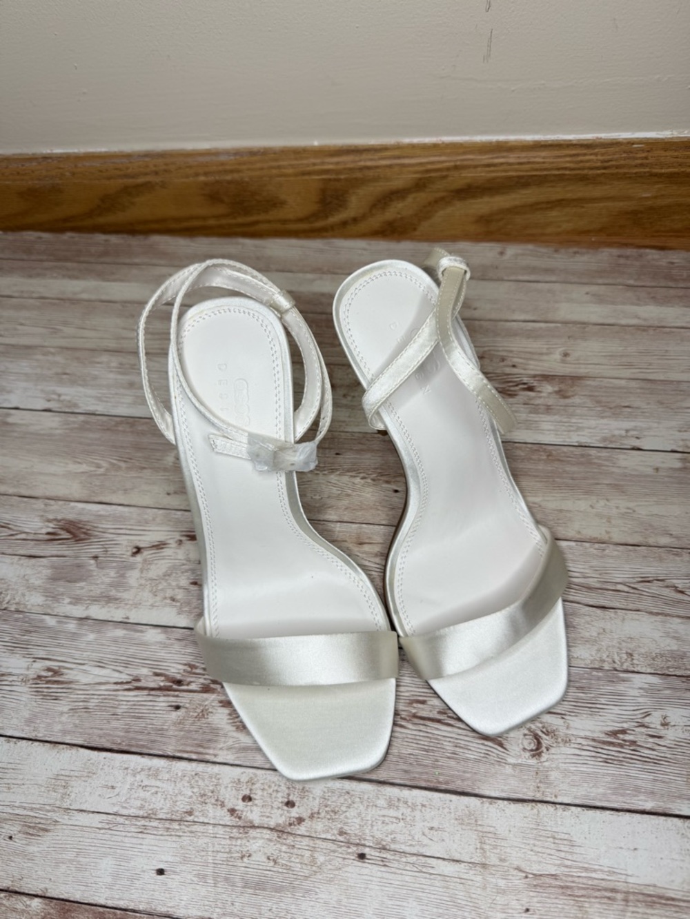 NEVER WORN Elegant ASOS White Satin Strappy Heel Sandals